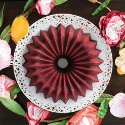 Nordic Ware Brilliance Bundt Pan Gold -Tiffany & Co. Shop 85777 Nordic Ware Brilliance Bundt Pan Gold 3