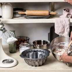 KitchenAid Bakeware 24cm Tulband Cake Pan -Tiffany & Co. Shop CC003297 001 KitchenAid Bakeware 24cm Ring Cake Pan 3