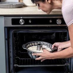 KitchenAid Bakeware 24cm Tulband Cake Pan -Tiffany & Co. Shop CC003297 001 KitchenAid Bakeware 24cm Ring Cake Pan 4