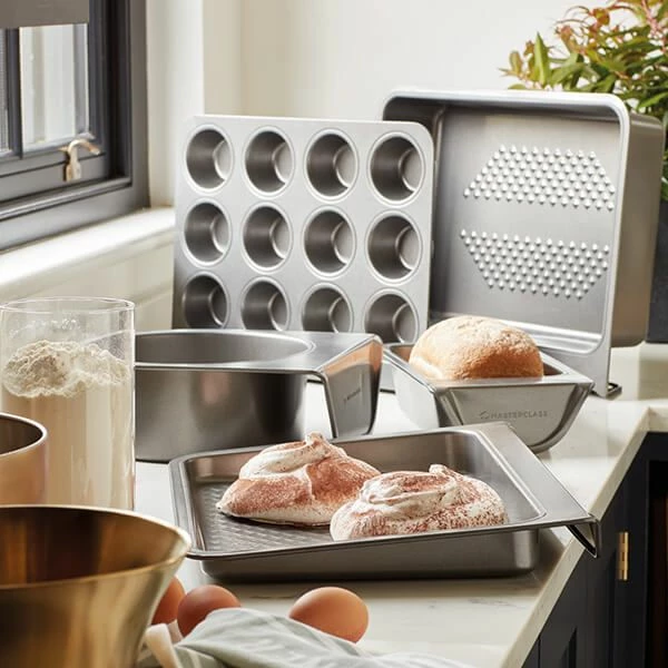 MasterClass Smart Stack Non-Stick 40.5cm x 31cm Baking Tray MasterClass Smart Stack Non-Stick 40.5cm X 31cm Baking Tray -Tiffany & Co. Shop MCVSB01 MasterClass VSB Baking Tray Non Stick 1